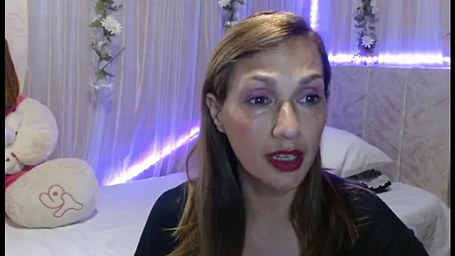 Snapshot of italagomez_ chatting on 01.20.25 italagomez online show from 01.20.25