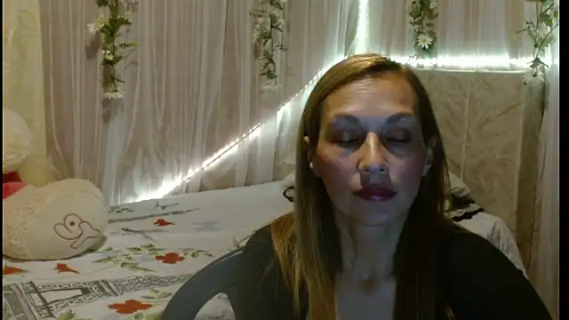 Snapshot of italagomez_ chatting on 02.04.25 italagomez online show from 02.04.25