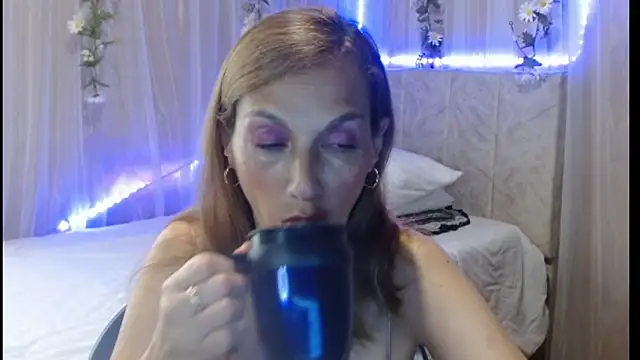 Snapshot of italagomez_ chatting on 02.23.25 italagomez online show from 02.23.25