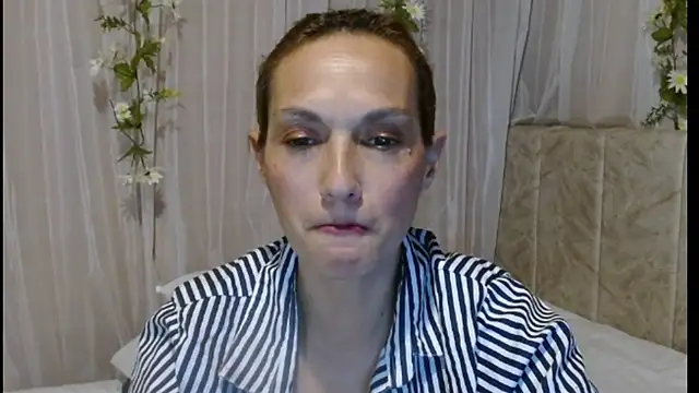 Snapshot of italagomez_ chatting on 03.01.25 italagomez online show from 03.01.25