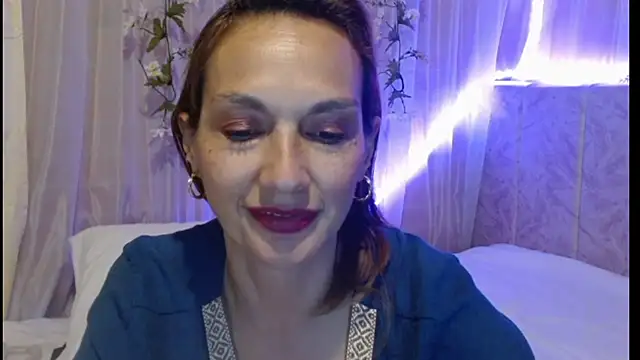 Snapshot of italagomez_ chatting on 03.09.25 italagomez online show from 03.09.25