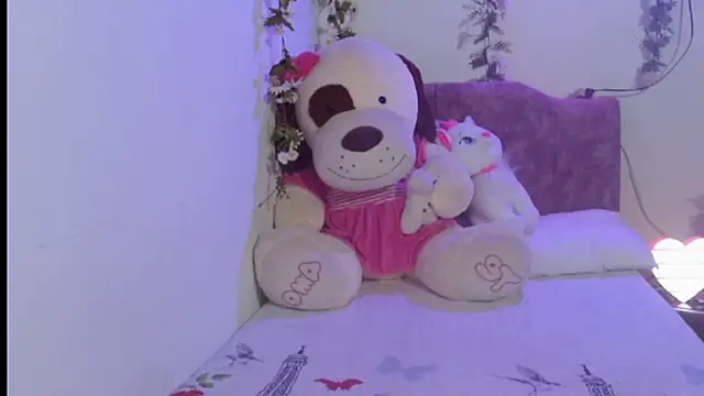 Snapshot of italagomez_ chatting on 09.17.25 italagomez online show from 09.17.25