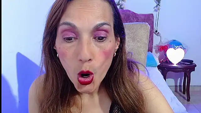 Snapshot of italagomez_ chatting on 11.07.25 italagomez online show from 11.07.25