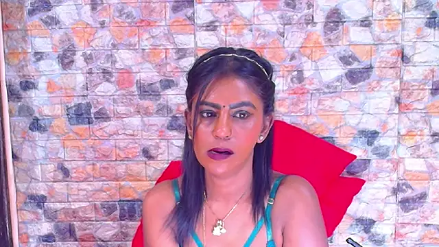 Snapshot of EroticSexyStripper chatting on 11.19.25 EroticSexyStripper online show from 11.19.25