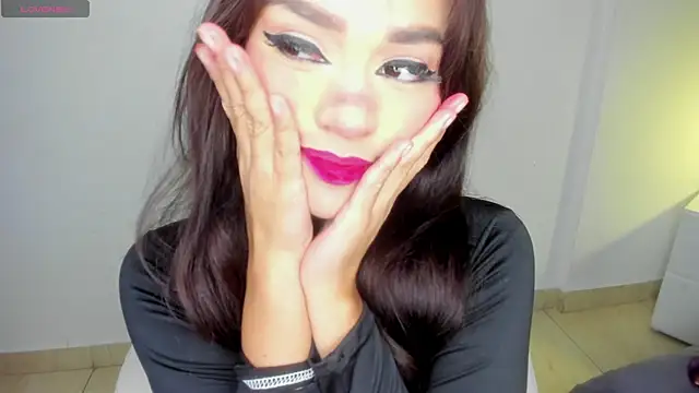 Snapshot of HarleyQueen_Robbie chatting on 01.21.25 HarleyQueen Robbie online show from 01.21.25