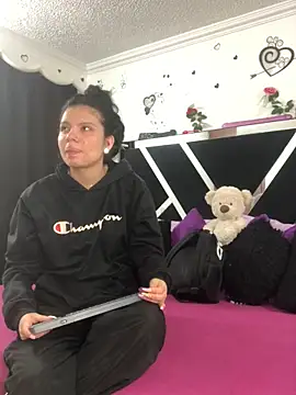 1lovelygirls online show from 10.29.25