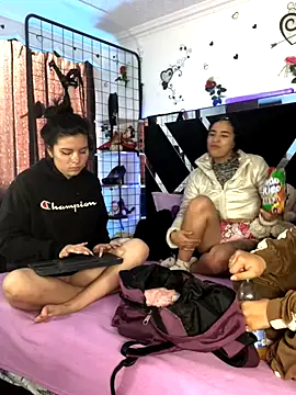 1lovelygirls online show from 11.13.25