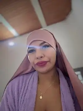 lalilamassu1 online show from 11.14.25