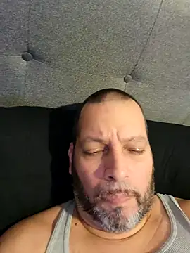 Snapshot of Just2much chatting on 11.03.25 Just2much online show from 11.03.25