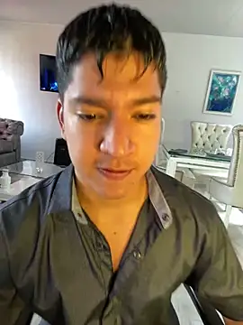 Snapshot of james_lincoln chatting on 02.28.25 james lincoln online show from 02.28.25