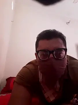 Snapshot of Samud9 chatting on 11.10.25 Samud9 online show from 11.10.25