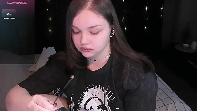 EvaBae online show from 12.10.24