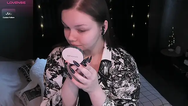 EvaBae online show from 12.13.24