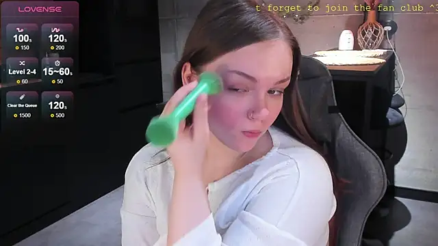 EvaBae online show from 01.08.25