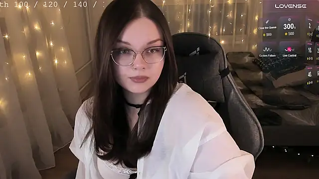 EvaBae online show from 12.03.25