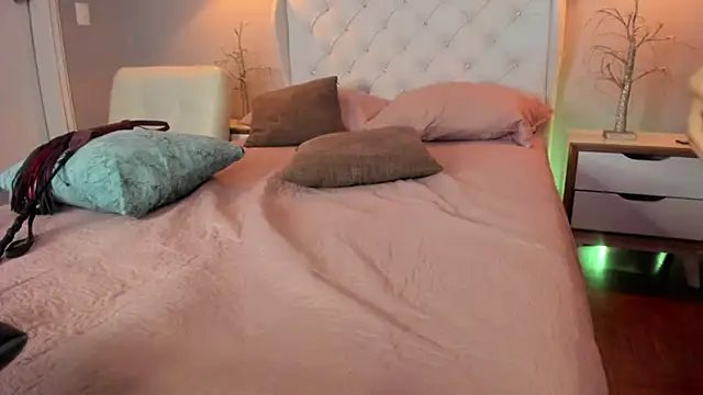 Noah King7 online show from 01.11.25