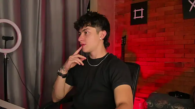 Ares Dickson online show from 02.05.25