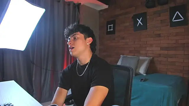 Ares Dickson online show from 02.12.25