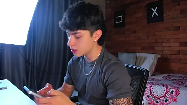 Ares Dickson online show from 02.18.25