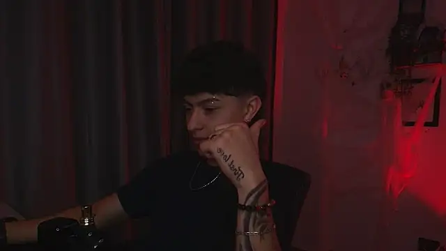 Ares Dickson online show from 10.05.25