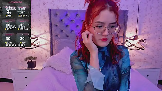 Snapshot of MiaWinx chatting on 12.18.24 MiaWinx online show from 12.18.24