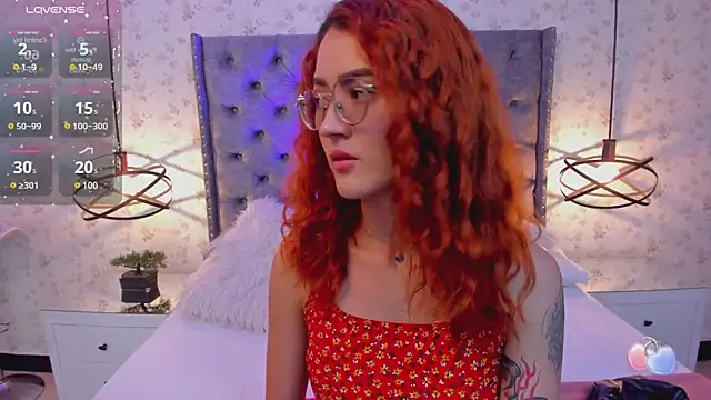 Snapshot of MiaWinx chatting on 01.30.25 MiaWinx online show from 01.30.25