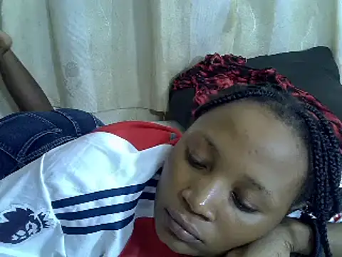 Snapshot of SpicyPetite chatting on 02.16.25 SpicyPetite online show from 02.16.25