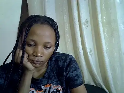 Snapshot of SpicyPetite chatting on 02.26.25 SpicyPetite online show from 02.26.25