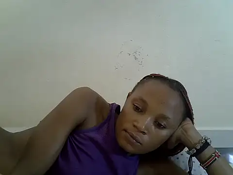 Snapshot of SpicyPetite chatting on 09.13.25 SpicyPetite online show from 09.13.25
