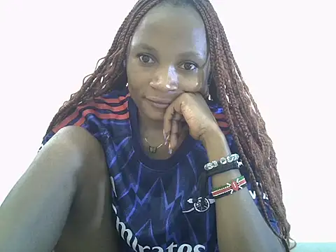 Snapshot of SpicyPetite chatting on 09.14.25 SpicyPetite online show from 09.14.25