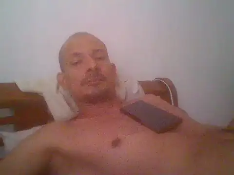 Snapshot of snoppie chatting on 10.20.25 snoppie online show from 10.20.25