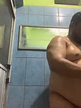 Snapshot of ThickD619 chatting on 10.01.25 ThickD619 online show from 10.01.25