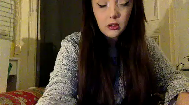 Snapshot of LucyLuxee19 chatting on 12.05.24 LucyLuxee19 online show from 12.05.24