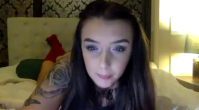 Snapshot of LucyLuxee19 chatting on 12.29.24 LucyLuxee19 online show from 12.29.24