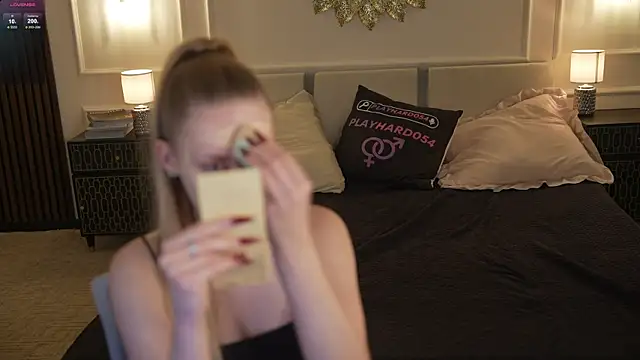 Linda054 online show from 10.26.25