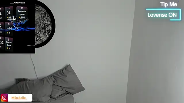 Snapshot of mike_belle chatting on 11.28.25 mike belle online show from 11.28.25