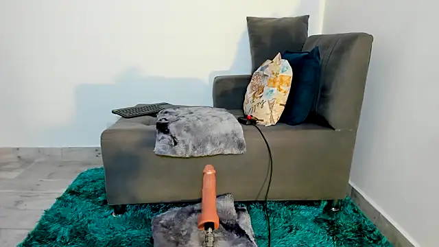 Snapshot of Amelie_hills02 chatting on 04.09.26 Amelie hills02 online show from 04.09.26