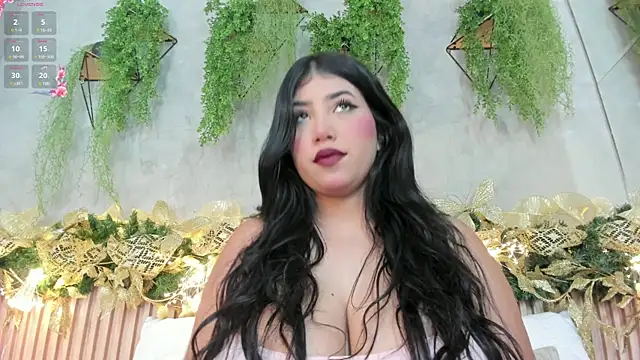 Snapshot of Lana_Lann chatting on 12.14.24 Lana Lann online show from 12.14.24