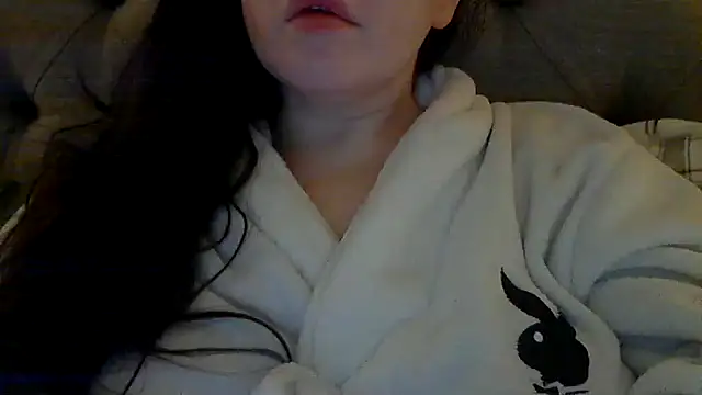 Snapshot of Sandysecret chatting on 12.17.24 Sandysecret online show from 12.17.24