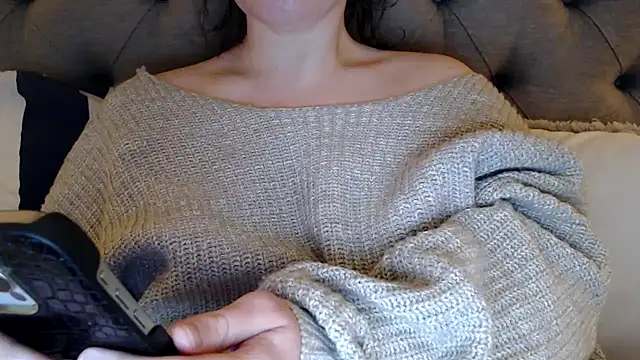 Snapshot of Sandysecret chatting on 01.22.25 Sandysecret online show from 01.22.25