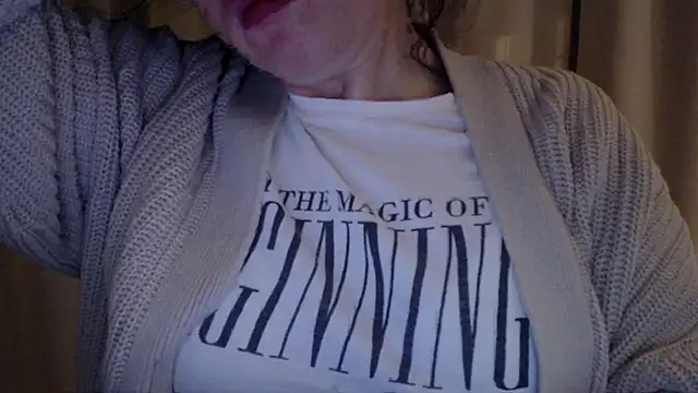 Snapshot of Sandysecret chatting on 11.05.25 Sandysecret online show from 11.05.25