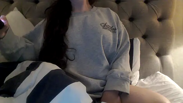 Snapshot of Sandysecret chatting on 11.14.25 Sandysecret online show from 11.14.25