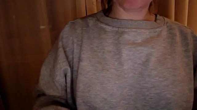 Snapshot of Sandysecret chatting on 11.16.25 Sandysecret online show from 11.16.25