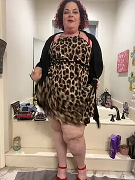 Snapshot of MsStrawbooty chatting on 12.18.24 MsStrawbooty online show from 12.18.24