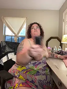 Snapshot of MsStrawbooty chatting on 09.16.25 MsStrawbooty online show from 09.16.25