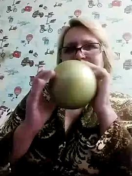 Snapshot of Forest-Lady chatting on 12.18.24 Forest-Lady online show from 12.18.24