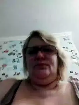 Snapshot of Forest-Lady chatting on 01.12.25 Forest-Lady online show from 01.12.25