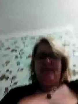 Snapshot of Forest-Lady chatting on 02.11.25 Forest-Lady online show from 02.11.25