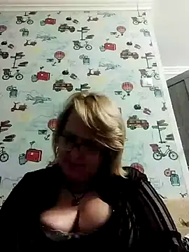 Snapshot of Forest-Lady chatting on 02.20.25 Forest-Lady online show from 02.20.25