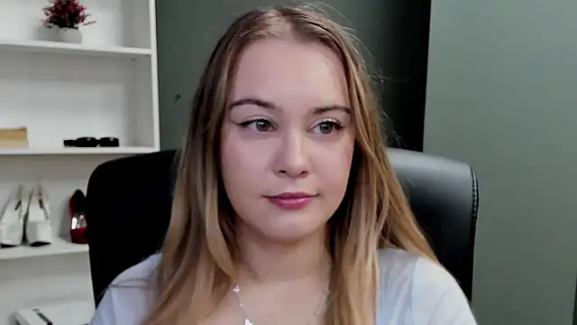 Snapshot of kitty_valeria chatting on 01.17.26 kitty valeria online show from 01.17.26